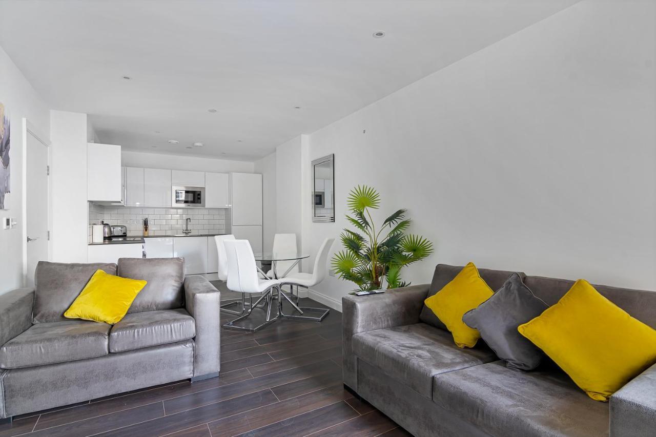 Spacious, Bright & Modern 1 & 2 Bed Apartments At Sligo House - Central Watford 왓퍼드 외부 사진