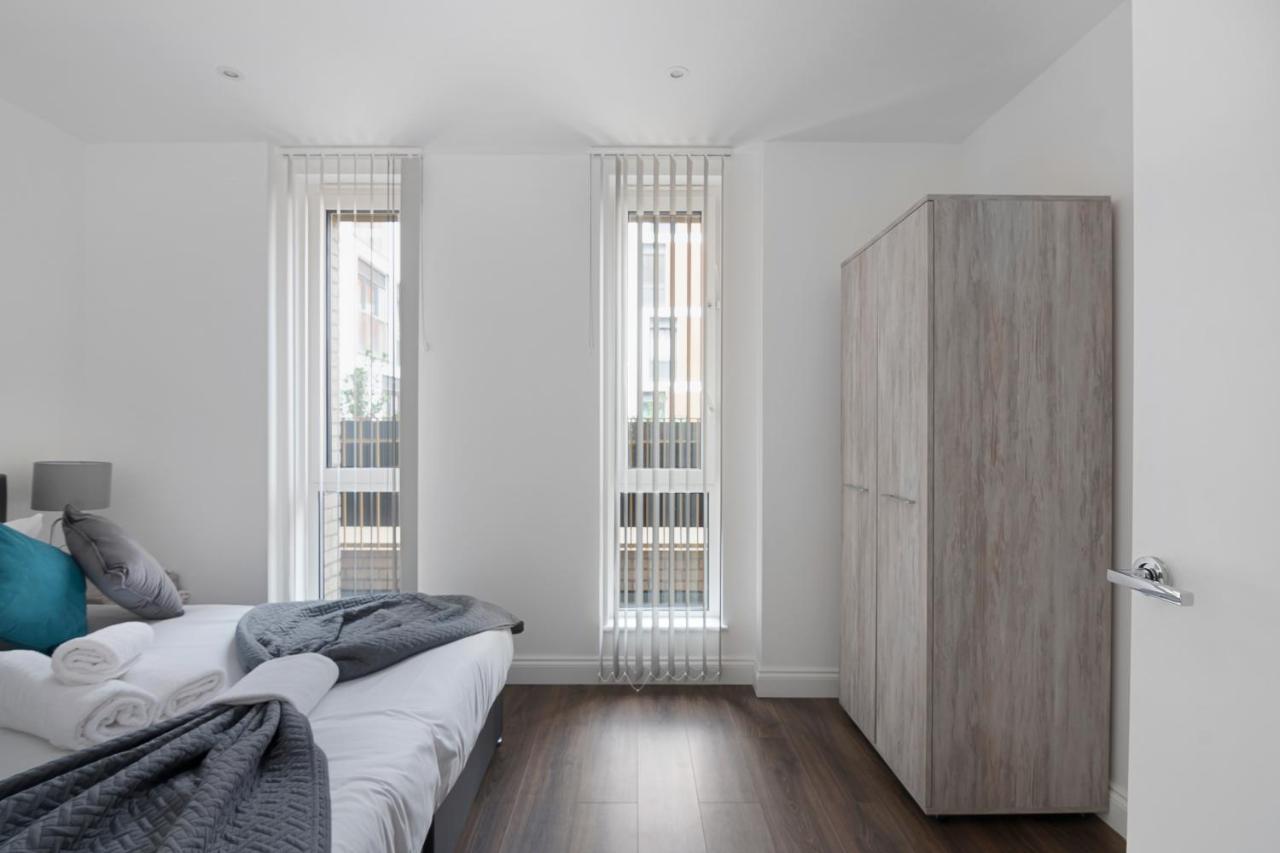 Spacious, Bright & Modern 1 & 2 Bed Apartments At Sligo House - Central Watford 왓퍼드 외부 사진